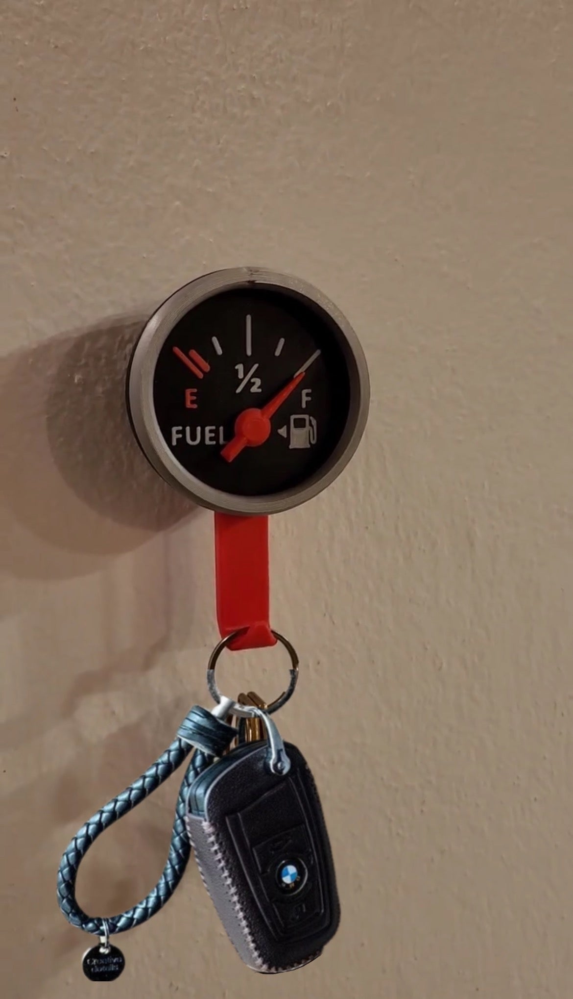 COLGADOR DE LLAVE DE CARRO